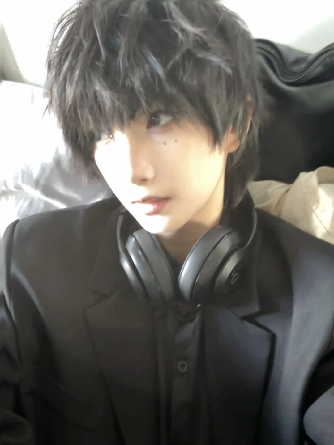 别试图读懂黑猫男