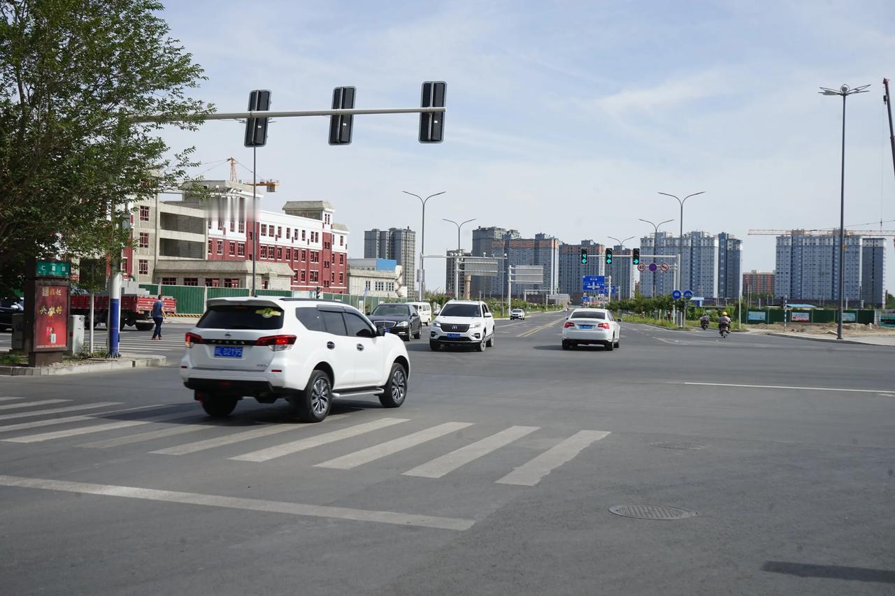 新疆城市与山区
