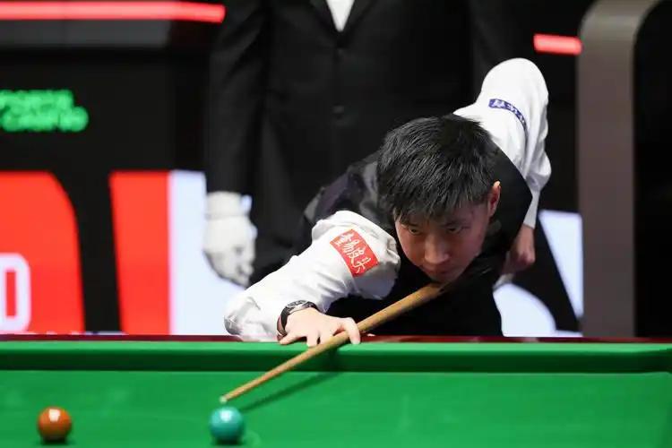 赵心童和丹尼尔·威尔斯最新战报（2026年斯诺克英国公开赛1/32强决赛）

斯
