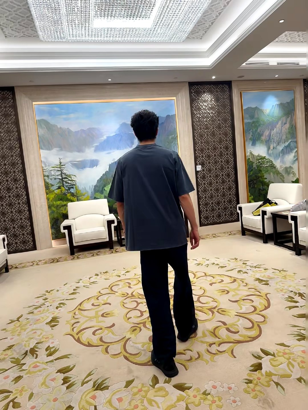 宋威龙中国人会飞宋威龙跳的好高我天 