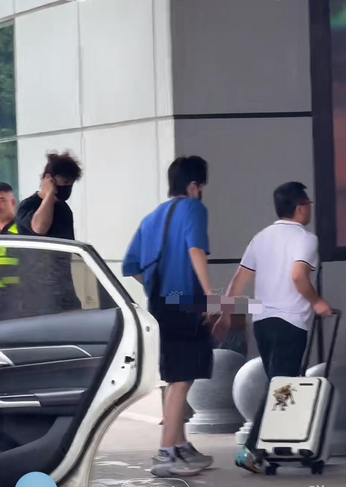 7月20日孙颖莎 王楚钦 结束全锦赛之旅回北京啦！
长沙全国乒乓球双打锦标赛圆满