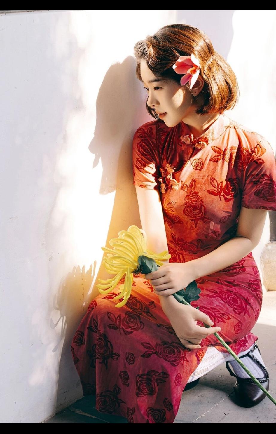 有哪些美女让人过目难忘？端庄大气的国风旗袍美女，温柔时尚的休闲穿搭美女，文雅自信