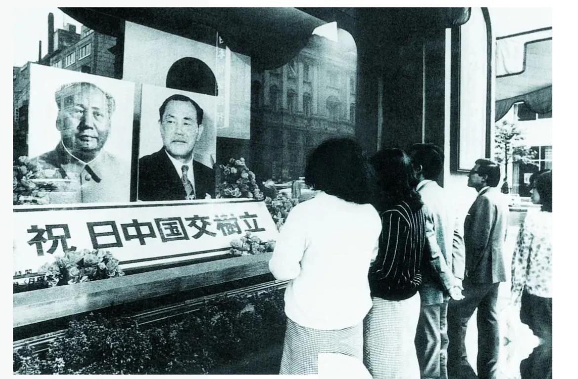 中日关系明明正在变冷，日本媒体最近却硬是给自己找了一丝优越感。他们逢人便吹：你看
