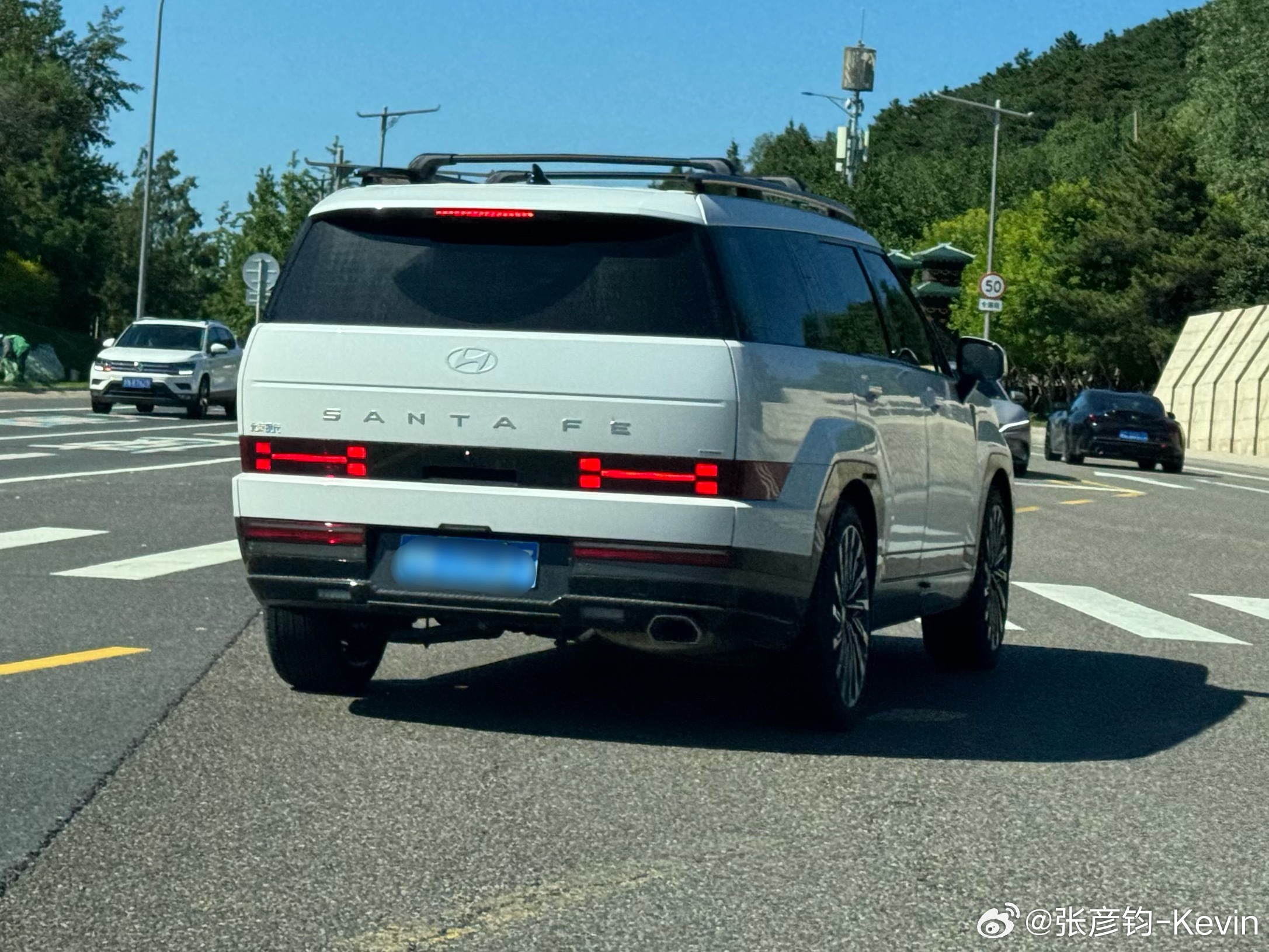 新款起亚圣达菲，第一次见到野生的，你们觉得好看吗？凯文聊车 ​​​