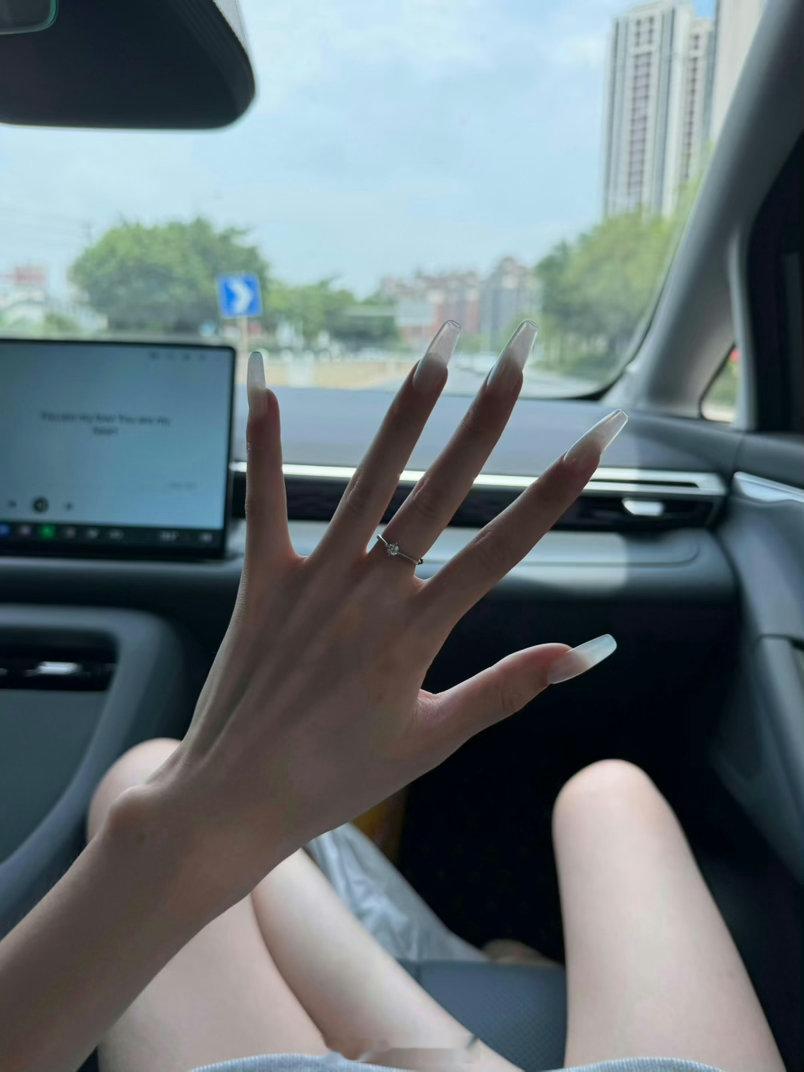 “对不起 笨蛋 这次真的要说再见了 好好照顾自己 记得按时吃饭 按时睡觉 不要熬
