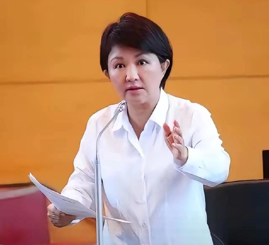 卢秀燕正式表态。
​台中市长卢秀燕，这回把话挑明了。她说，她支持国民党主席郑丽文