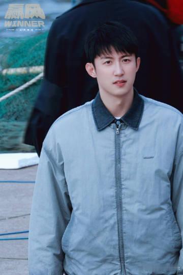 黄景瑜 兄弟我还是不懂你 只要看到黄景瑜在片场，我就忍不住想笑，他的每一次行动都