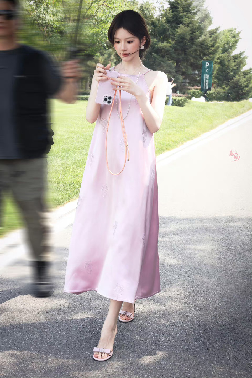 #赵露思自己化许妍的定妆#我的全能漂亮老婆 ​​​