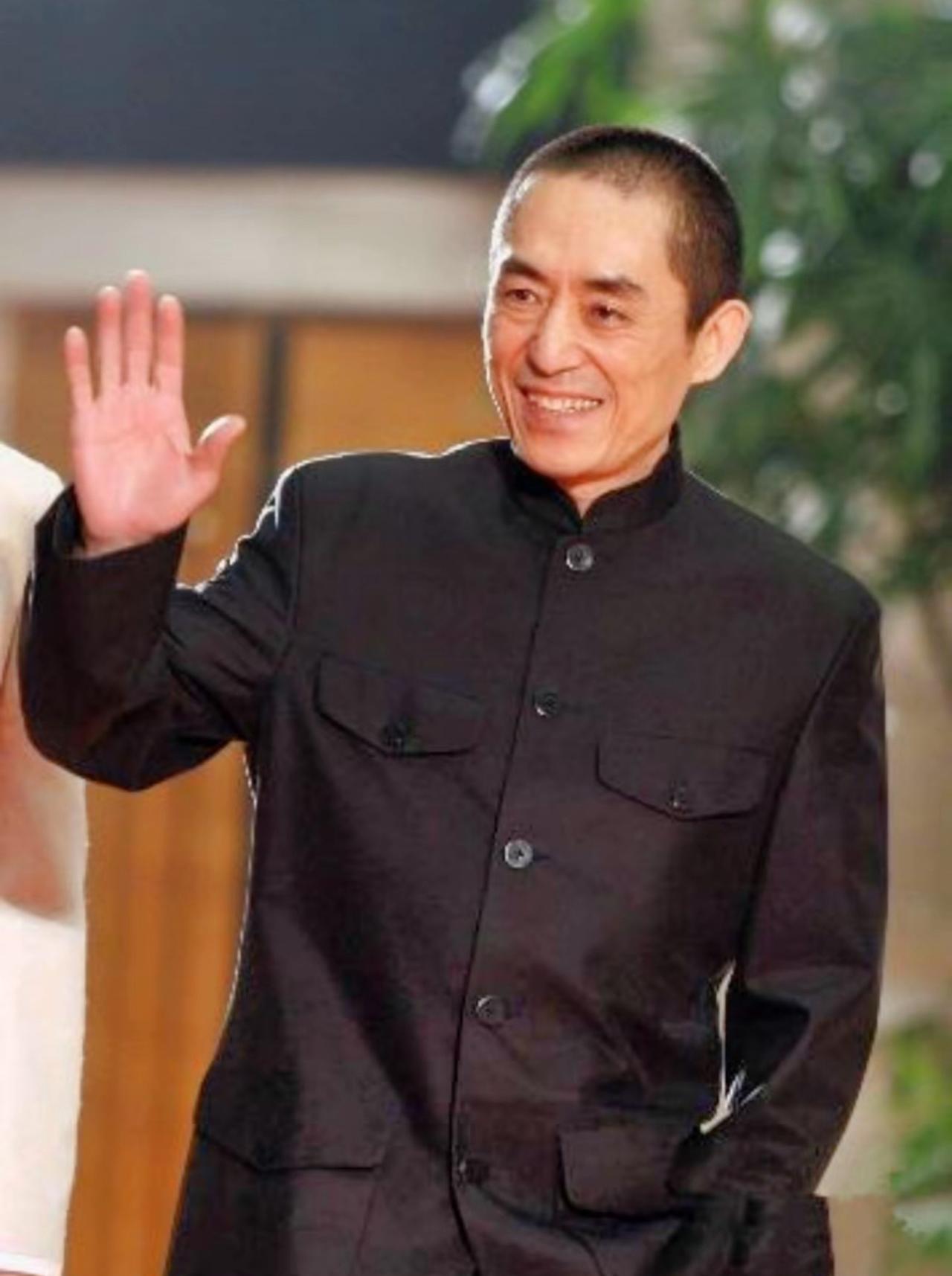 张艺谋的月饼盒，怎么跑日本垃圾站去了？

这事儿真是绝了，一位日本网友，好端端倒