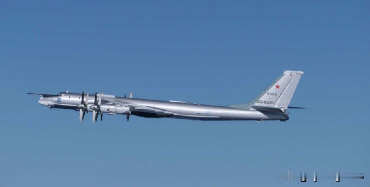 🇷🇺🇨🇳俄罗斯空天军与中国人民解放军空军（PLAAF）联合巡逻8小时的画