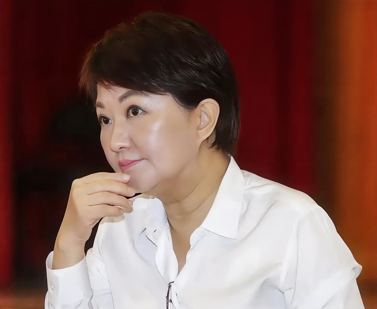 台中市长卢秀燕3月31日在接受采访时称：“为了台湾的安全，为了台湾的和平，我们一