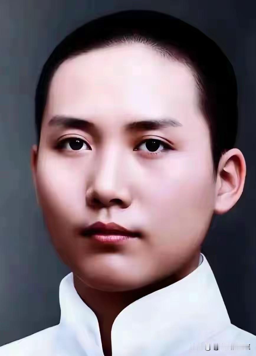 一身长衫藏家国！青年毛泽东目光如炬，少年初心撑起救亡之路
​​青年时期的毛泽东身