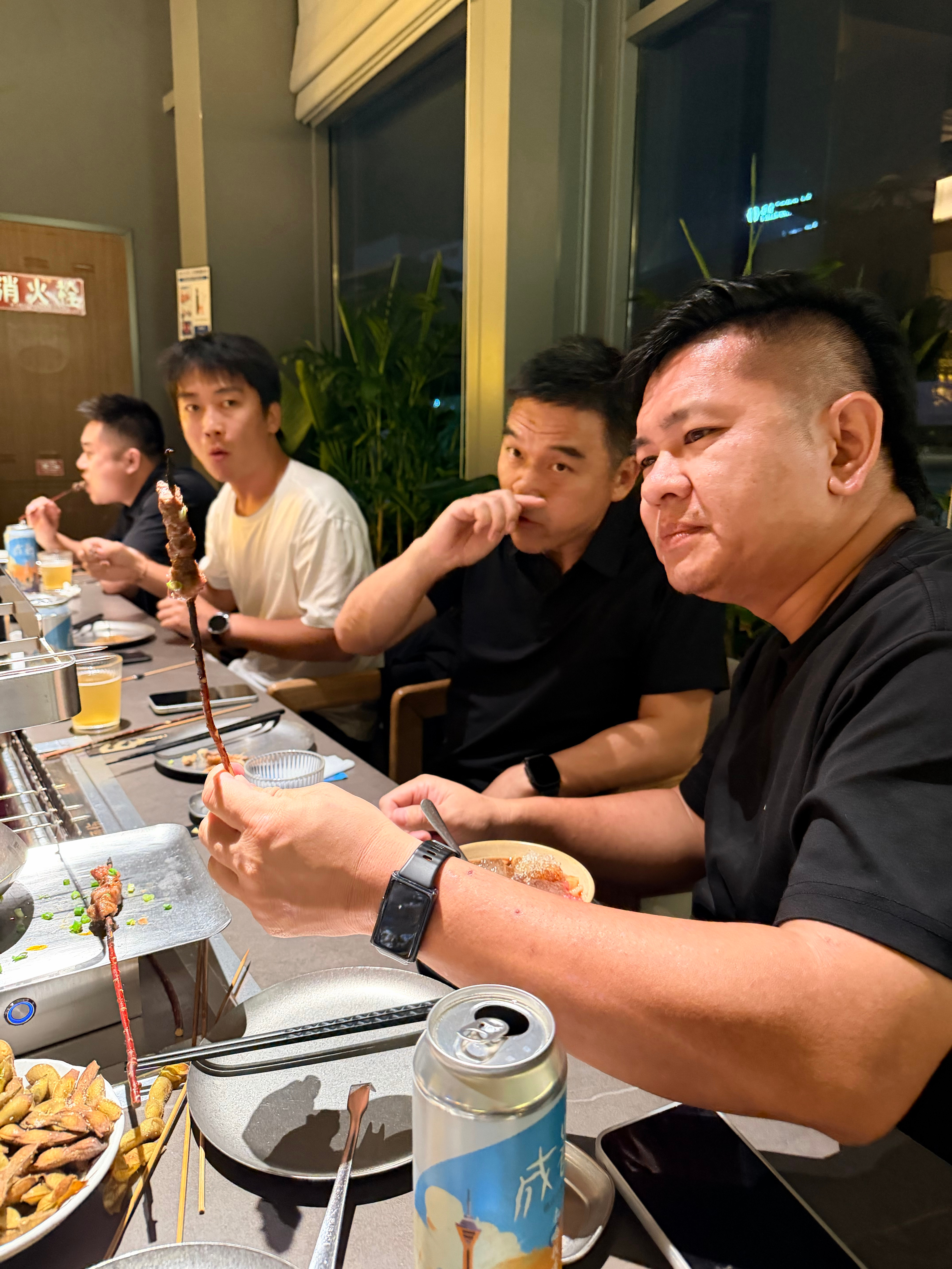 中国南北烧烤店老板来中国西部（成都）烧烤店取经了？ 成都