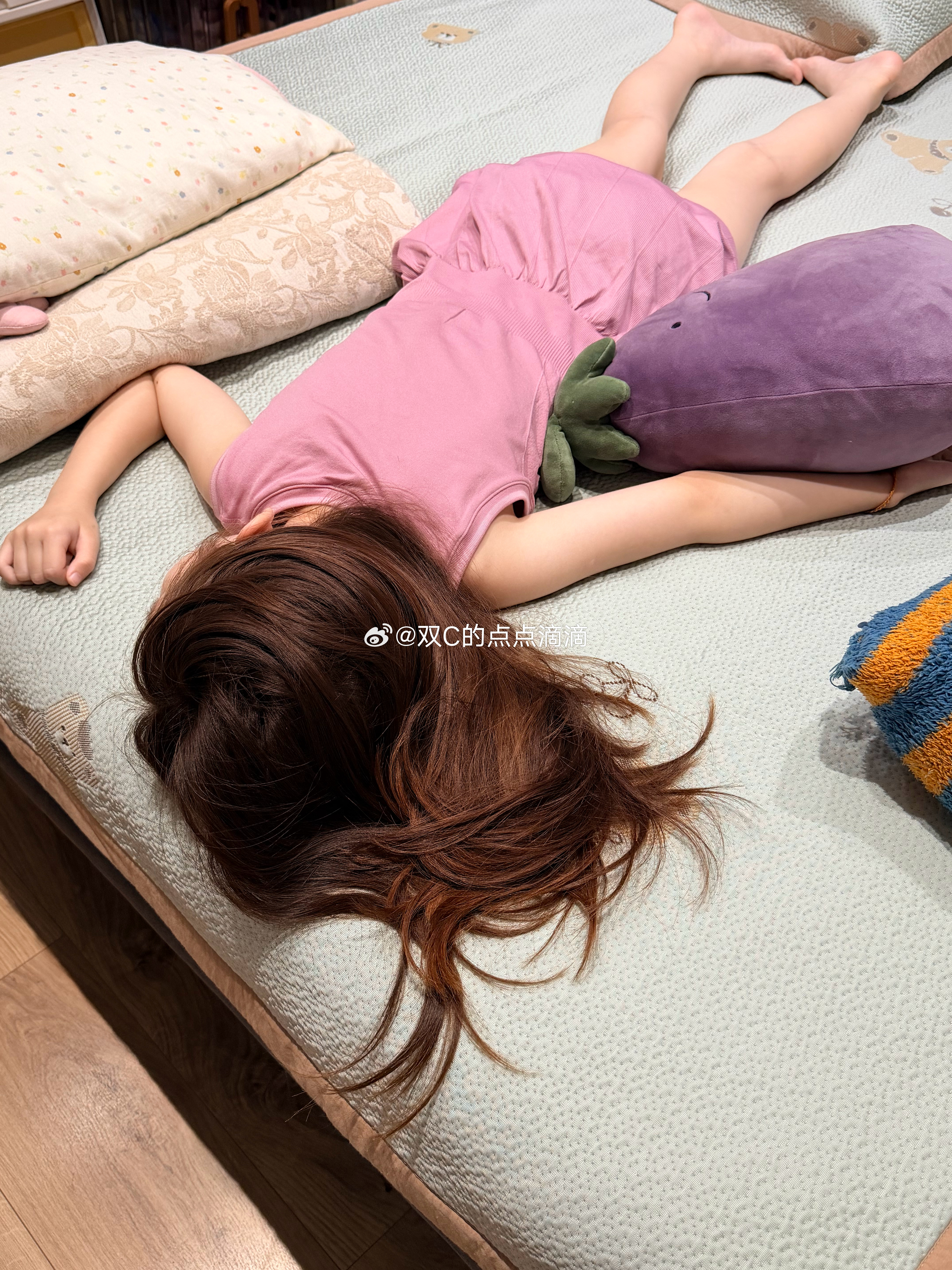 半天没声音了结果自己睡着了这是下午5:30而已 算是个啥觉 