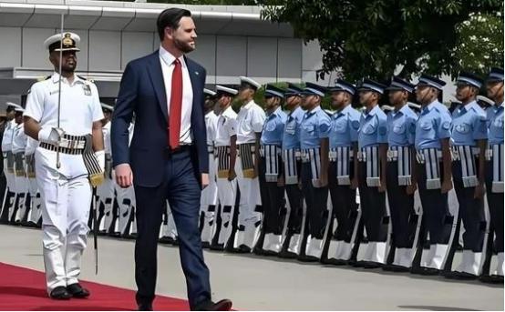 如果万斯成为了美国的总统，那么对整个世界而言大概率都不是一件好事，原因很简单，因