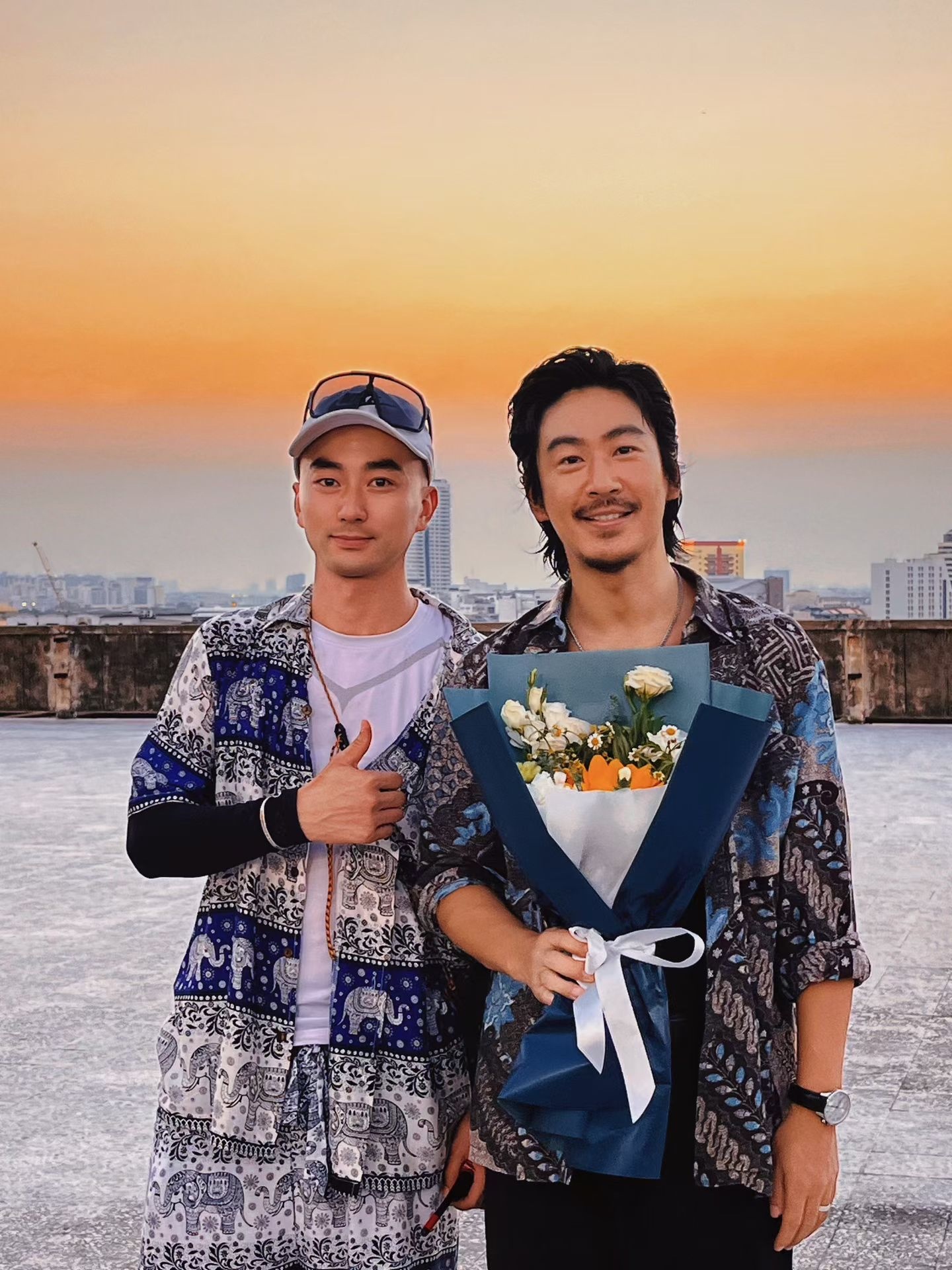 杨幂 万茜末路狂花杀青，终于看到茶肆陈了