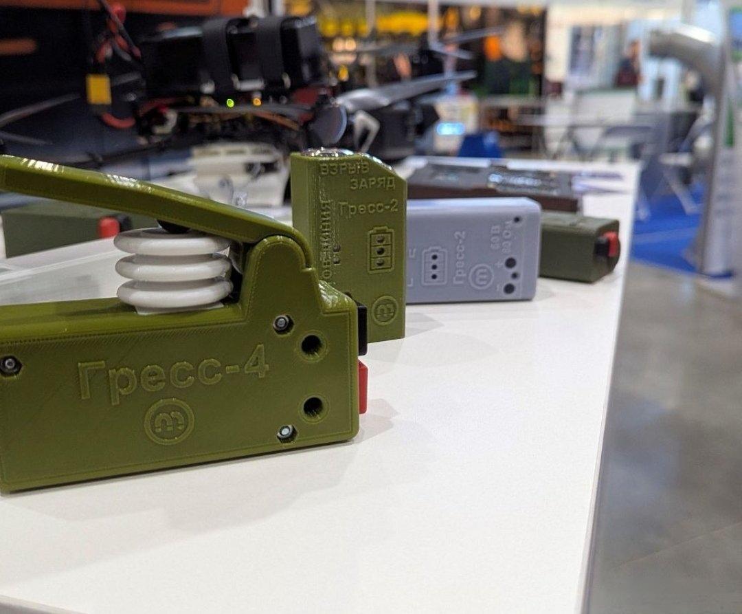 俄罗斯Rostec公司开发了一系列用于工业爆破的格雷斯爆破机。这些产品用于采矿、