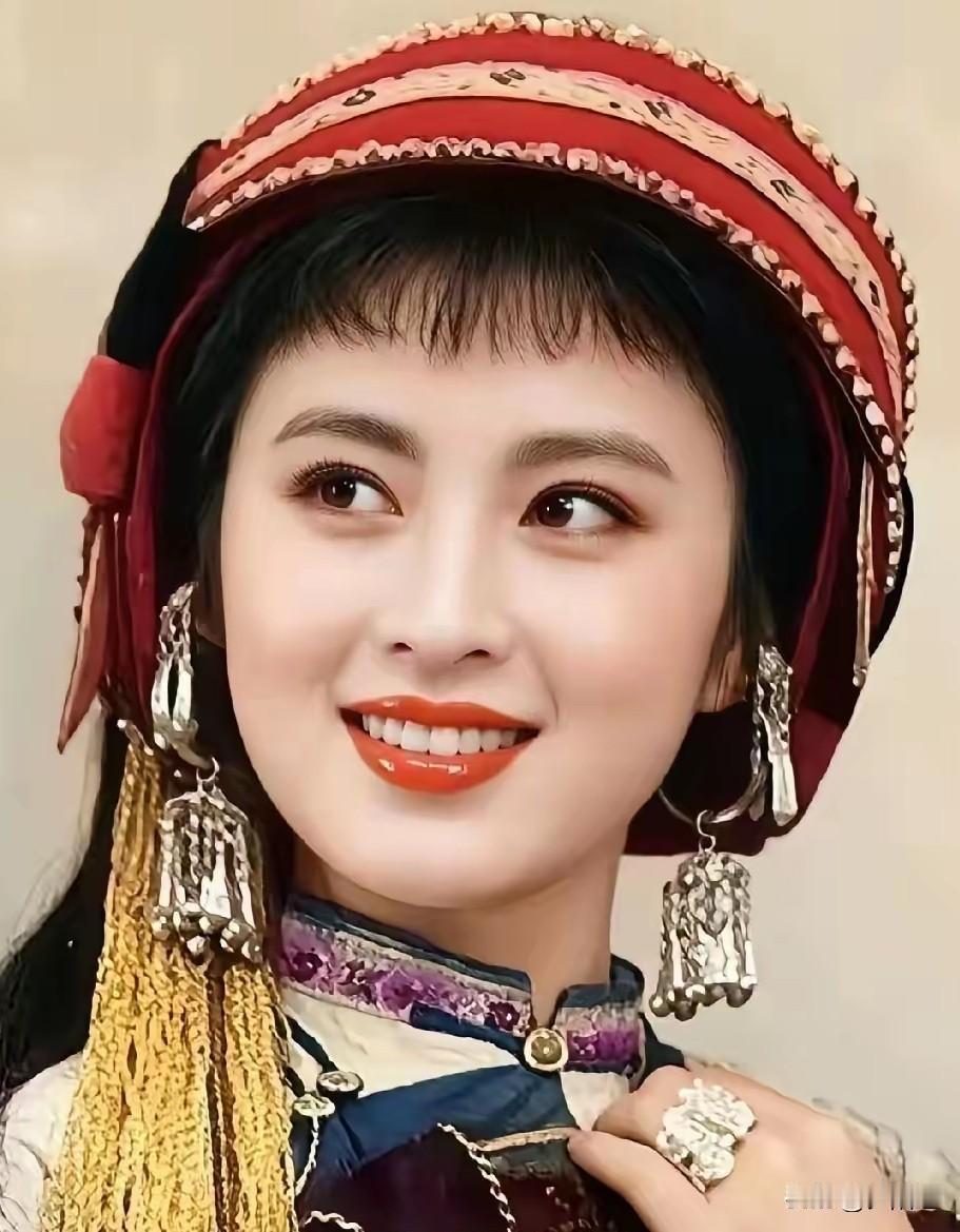 中国影坛最具代表性的九大美人，她们分别是：
杨丽坤，王晓棠，朱琳
王丹凤，张瑜，