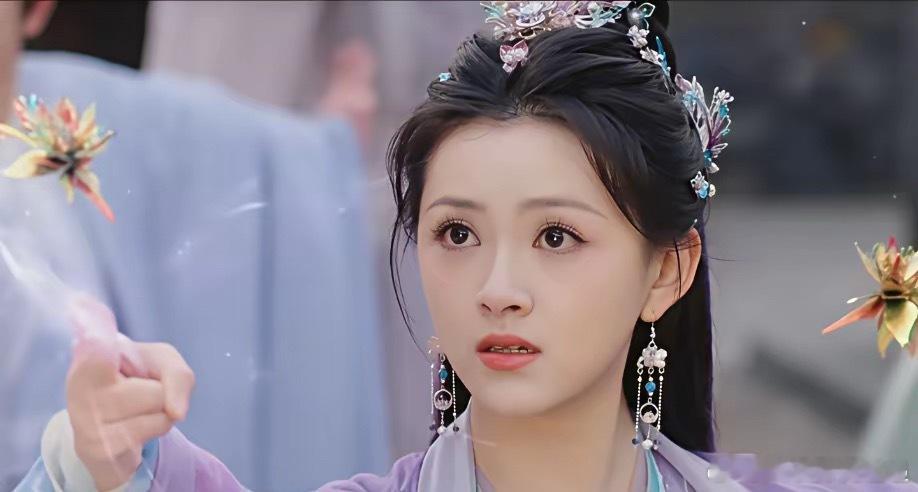 《献鱼》夜洳凌比她妹妹傻，她妹妹尚且知道，想要杀司马焦难如登天，可杀廖停雁易如反