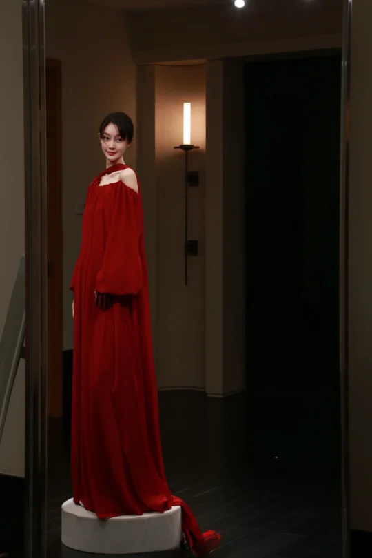 素颜来试礼服
