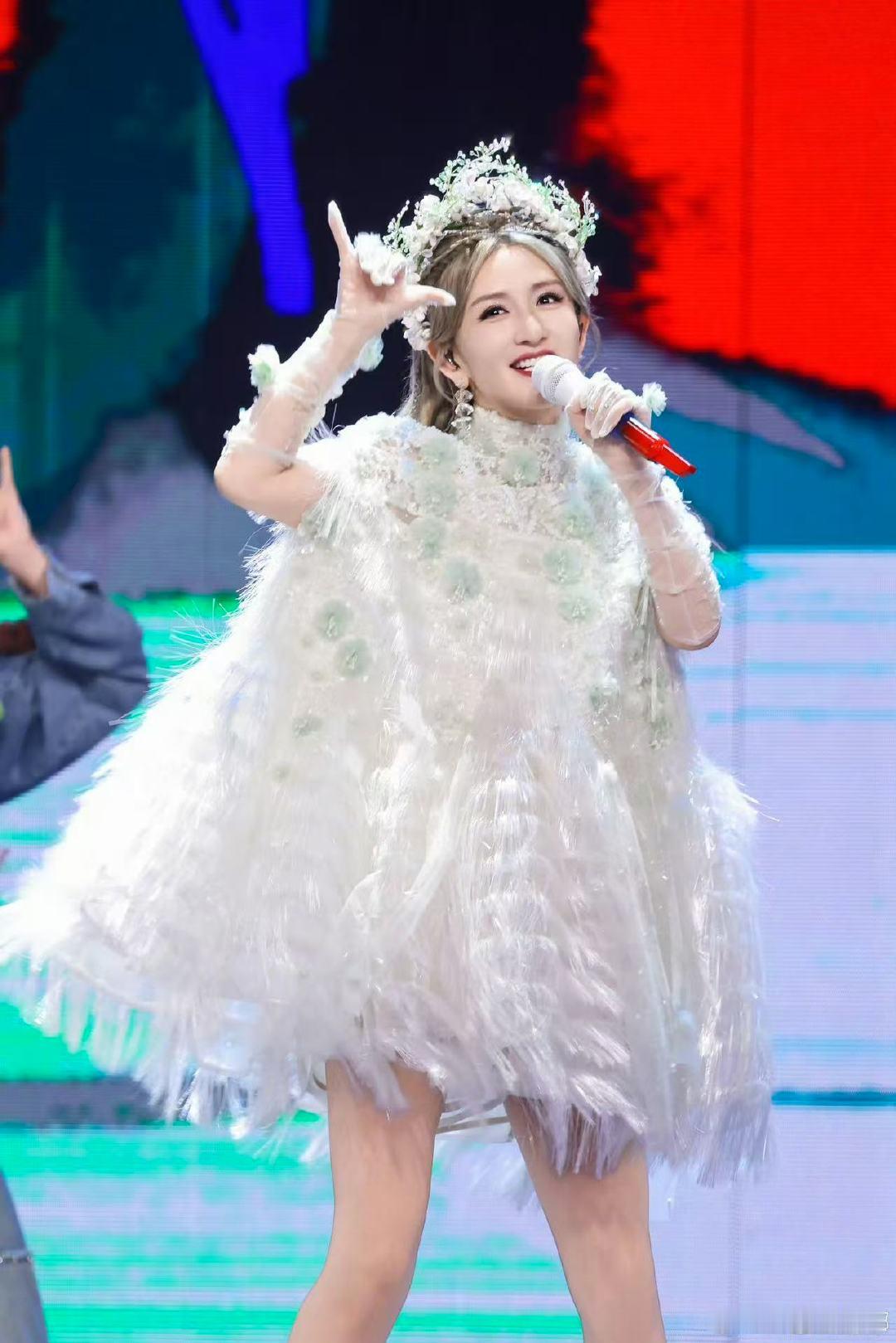 网传谢娜歌手歌王之战帮唱歌手2026网传谢娜助阵歌手2026总决赛，作为歌王之战