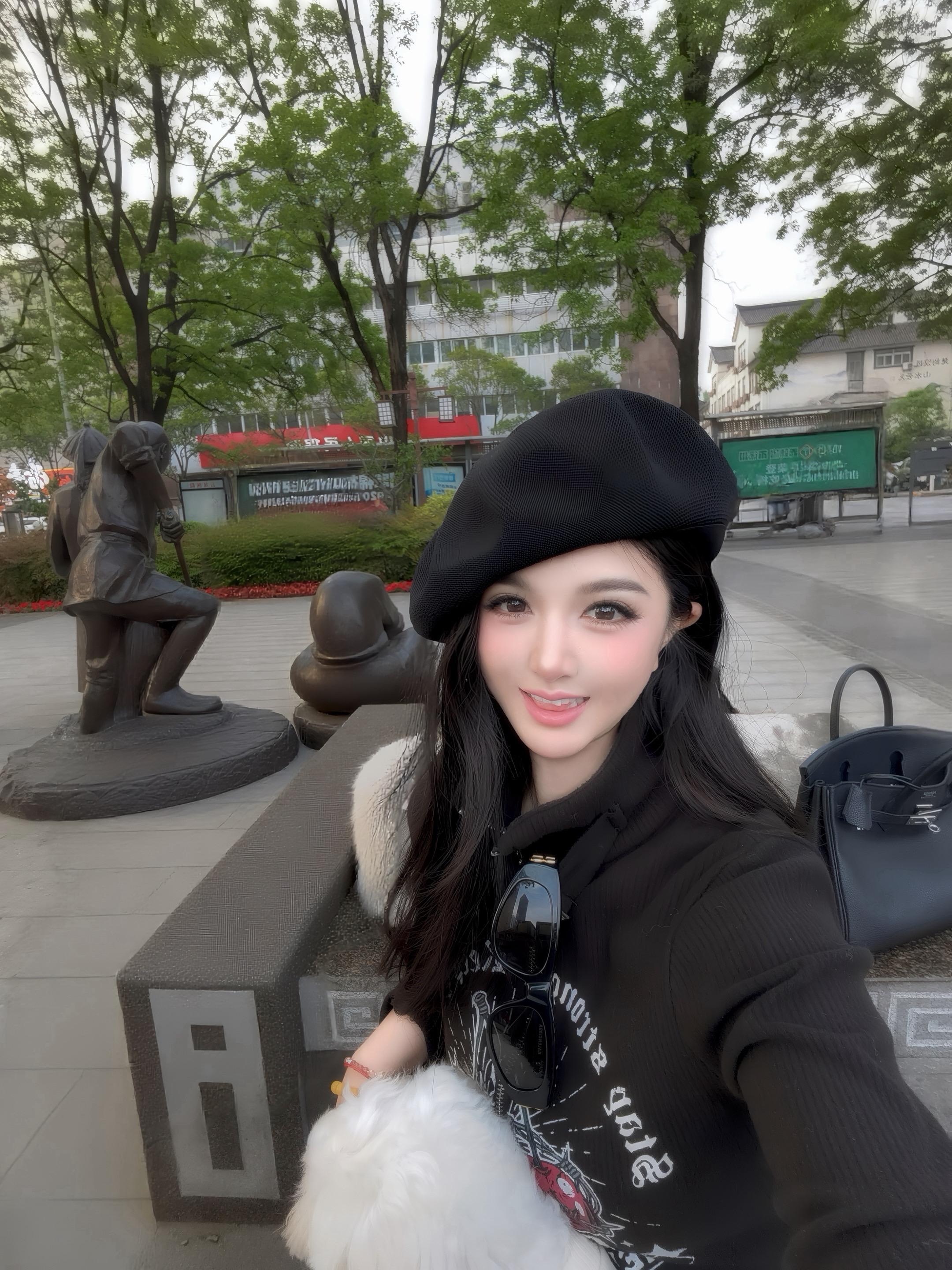 我就是在吸引你的目光 你舍得离开吗