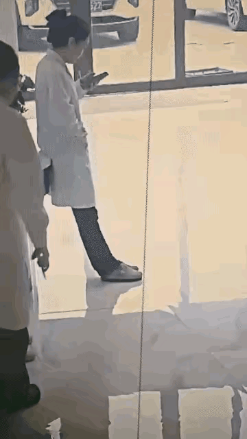 这样的玩笑开不得，万一出事就完了，切记切记切记！