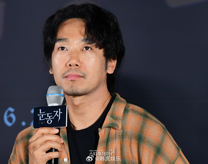 【演员金南熙谈及与申敏儿合作电影《Eyes》】金南熙表示:“我很担心自己的角色和