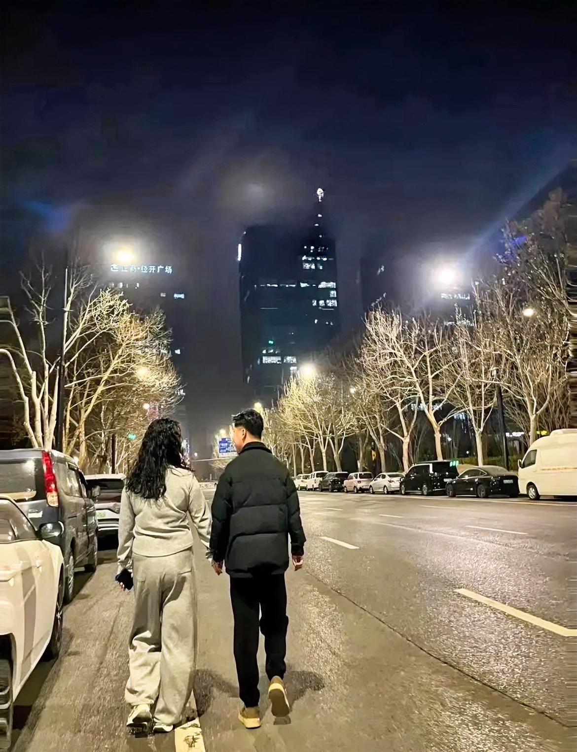你还会再婚吗？

我知道，很多女人离婚后，最怕别人问这个问题。嘴上说"不再婚了，