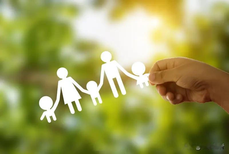 被催婚的我，在撕裂中成长

父母的爱像一张密不透风的网，将我困在适婚年龄的牢笼里