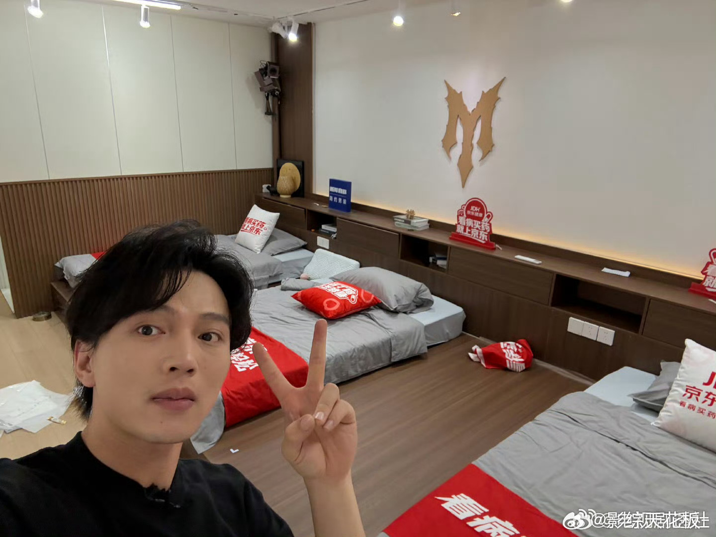 叶润泽向披哥节目组求职披荆斩棘叶润泽在线向披哥节目组毛遂自荐，得天独厚的本地条件
