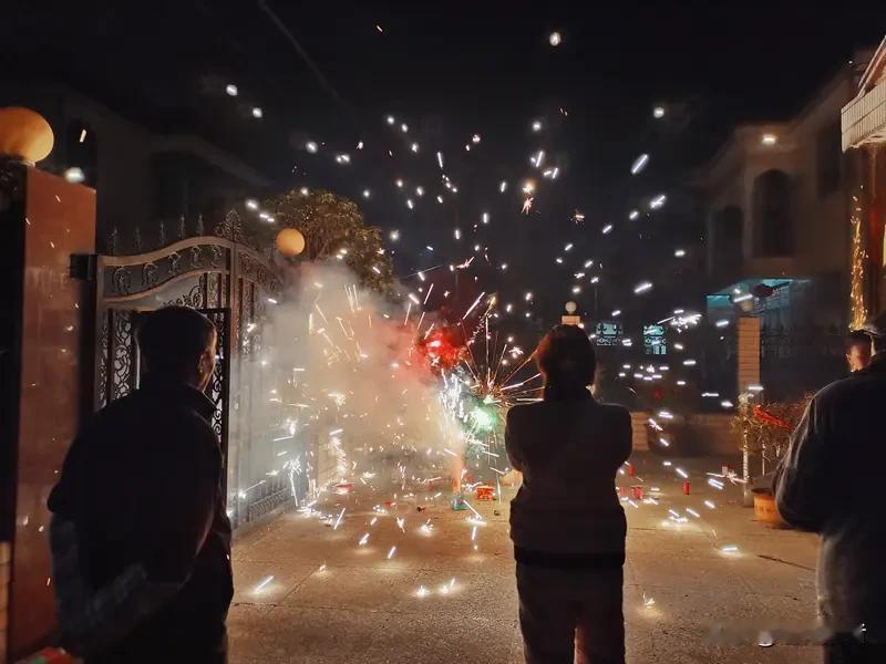 今年除夕恰逢腊月二十九，这个特别的安排源于农历历法的精妙计算。未来数年，我们将继