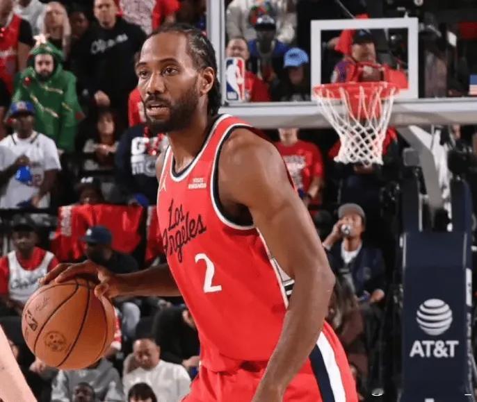 NBA常规赛，。本场比赛，战胜卡快船队球员出场41分钟，投篮24中8，三分球12