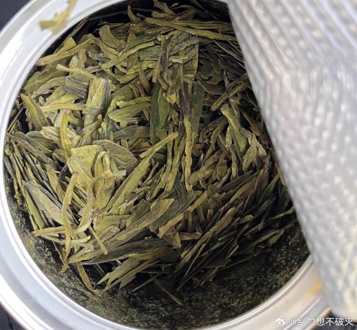 天猫超级品类日泡进春天饮鲜茶以非遗手艺留住春日鲜活，资深茶人亲控制茶全流程，凝聚
