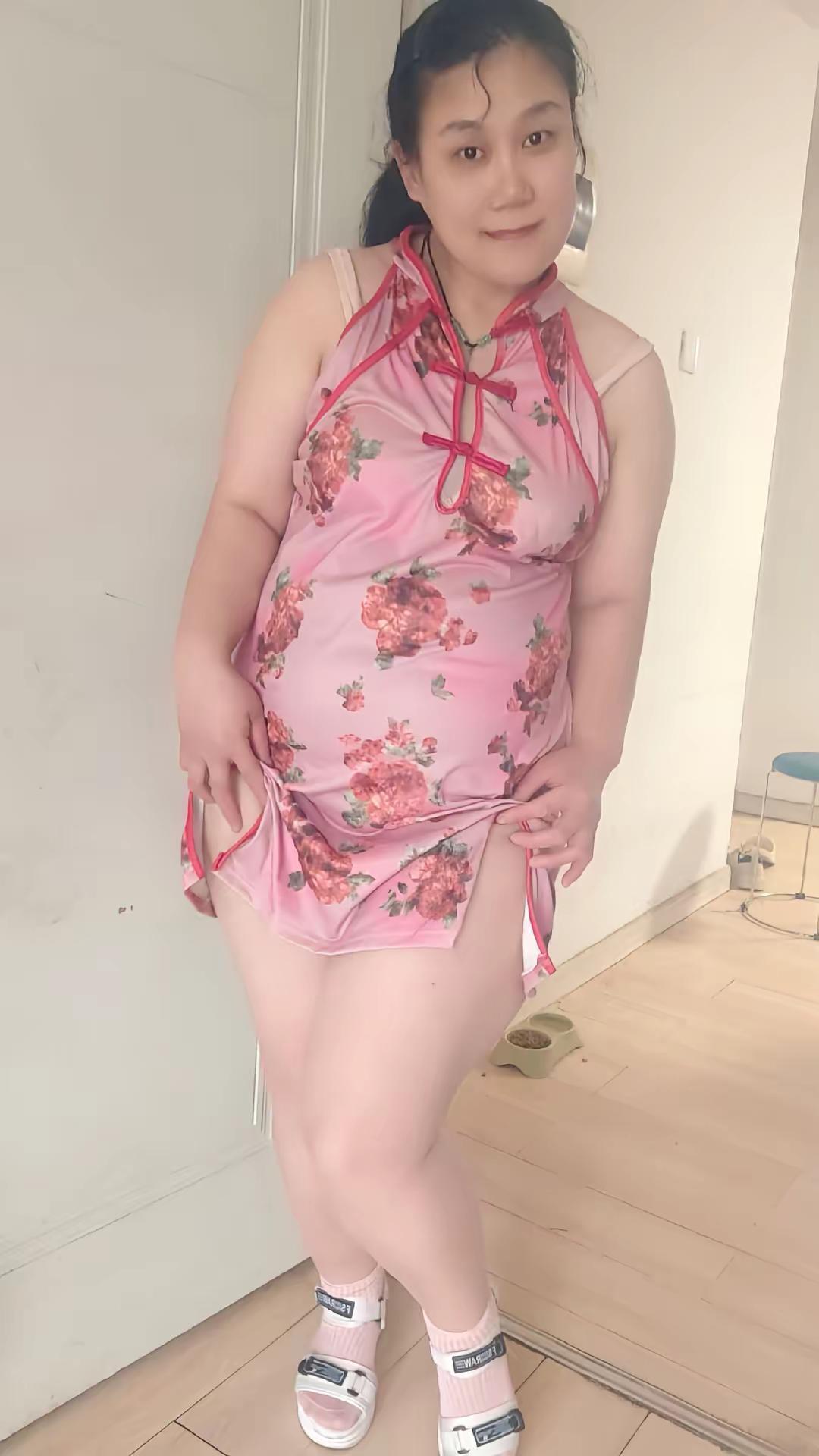 穿成这样，您觉得美吗？要身材没身材，要模样没模样！虽然爱美之心人皆有之，但是我觉