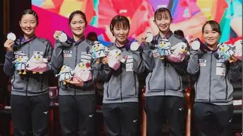 日本乒协为了赶超中国，从中国聘了不少教练，很多中国球员也到日本打球，为啥曰本实力