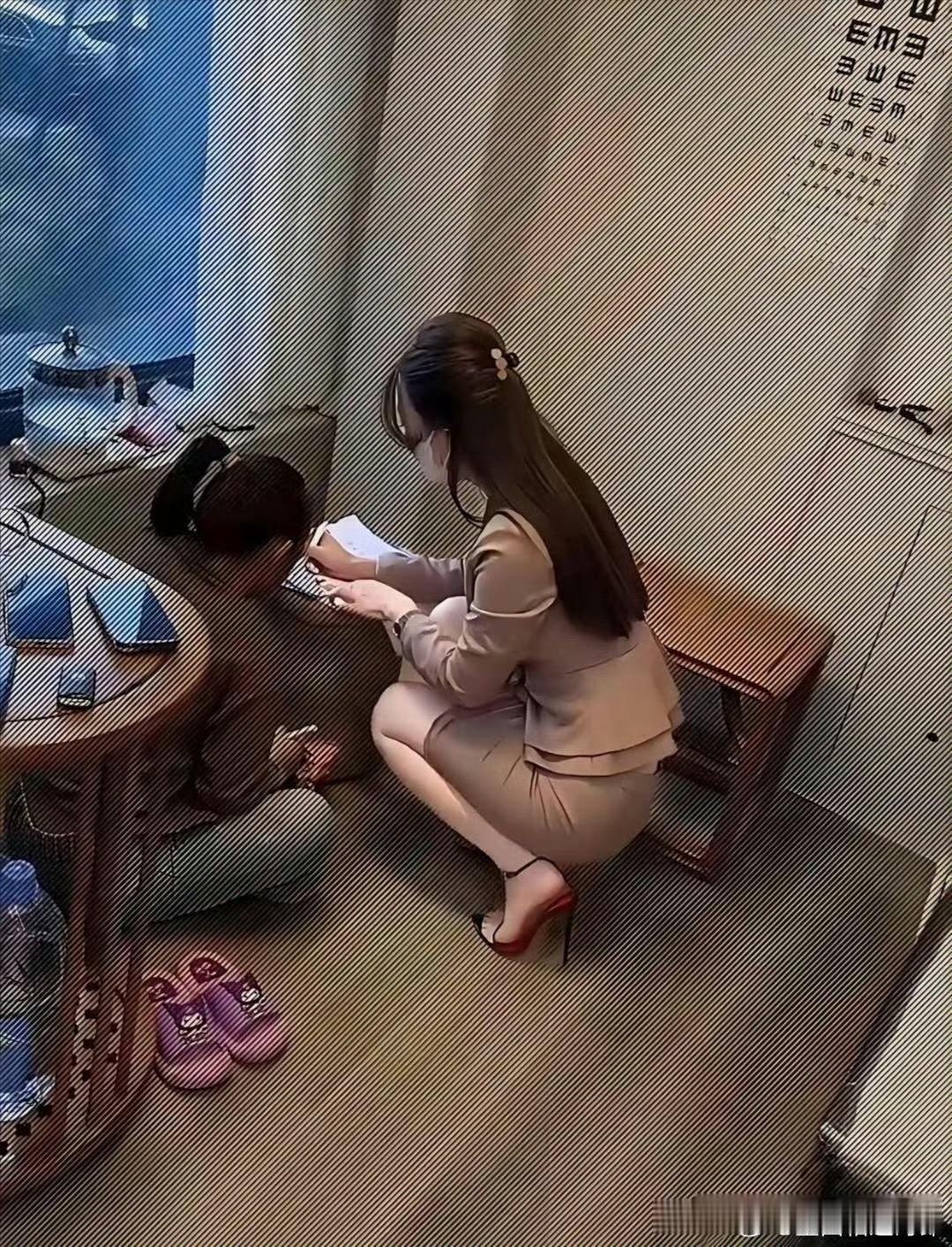 贫穷限制了我的想象力！
老板给她上初中的闺女请的“家教”，每小时高达600块！ 