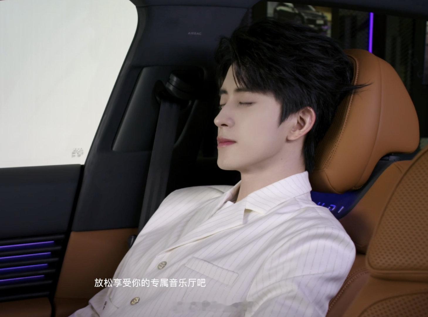 敖瑞鹏为E7X冷落了心爱小摩托 平凡日常里的小美好如约而至，敖瑞鹏从容试驾E7X