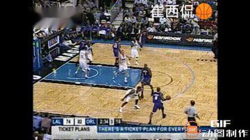 历史级别的隔人暴扣集锦！
NBA里从不乏弹簧人，但是能完成隔扣、骑扣、飞扣的，那