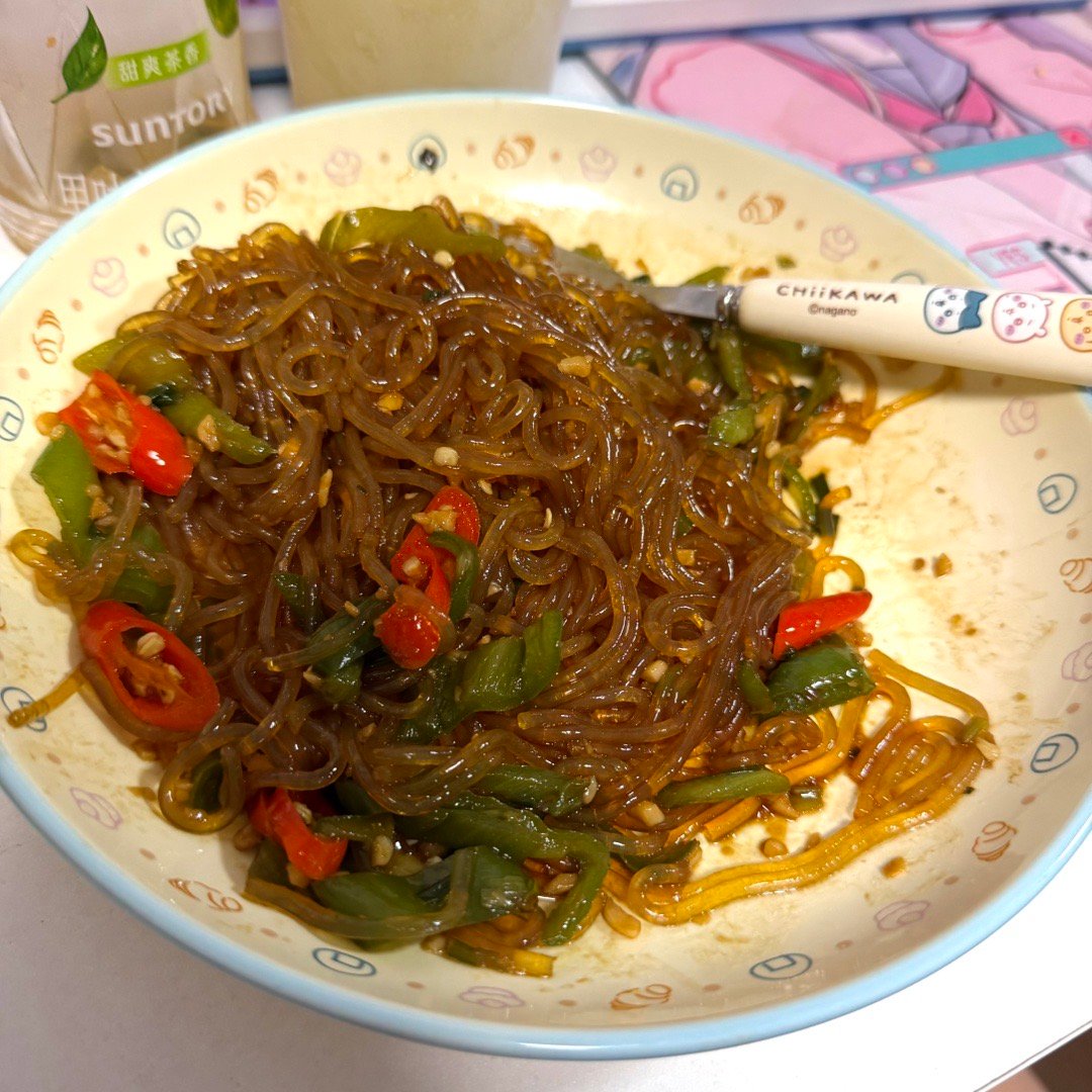 外卖吃吐了 炒个粉条子吃 