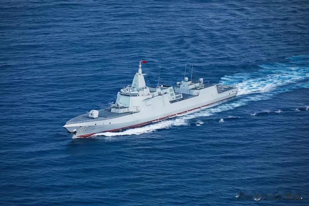 重磅！107编队亮剑吕宋岛以东，055万吨大驱直接压境，震慑拉满！
 
真不是我