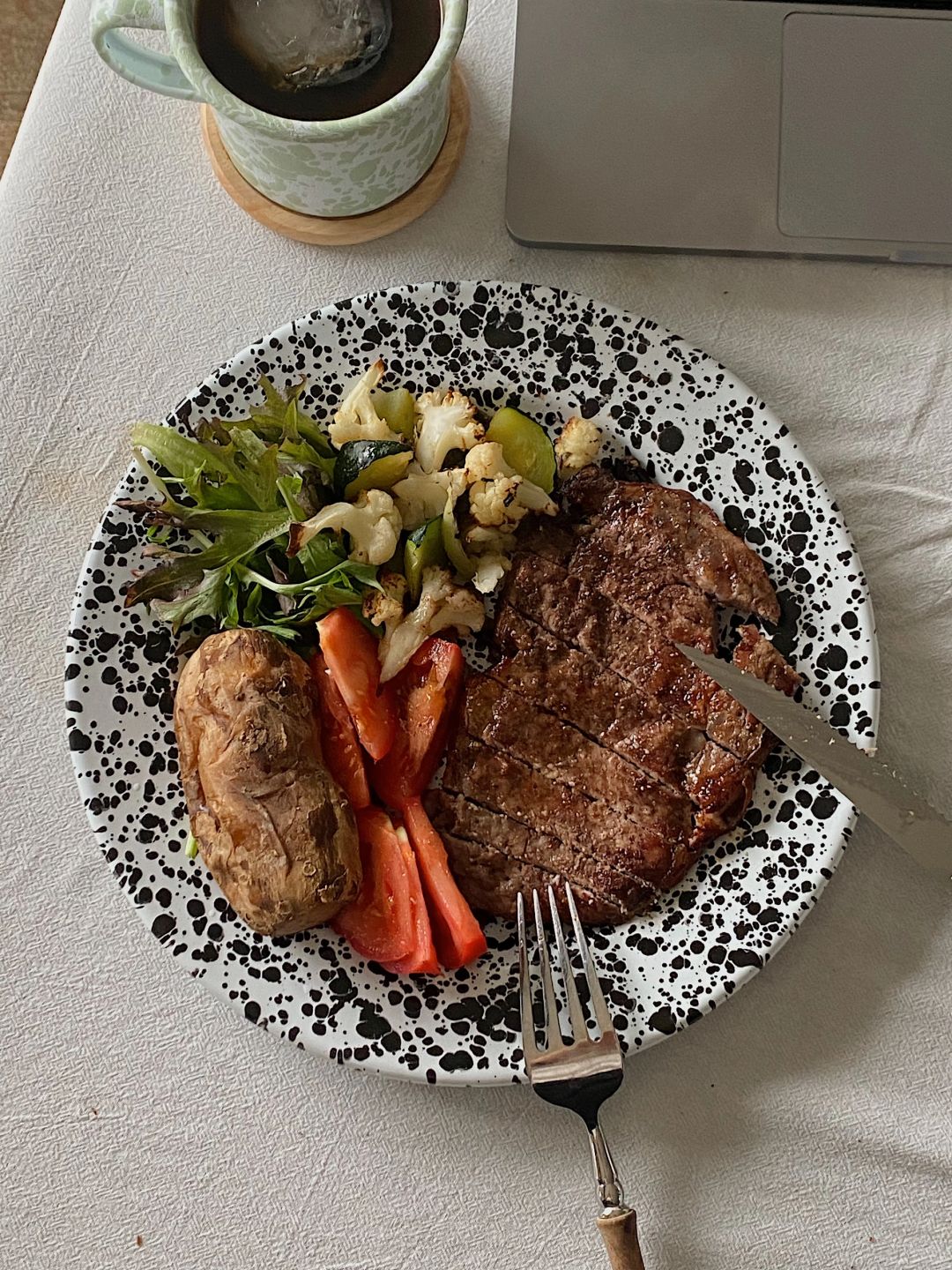 不用早起的早餐吃牛排！🥩