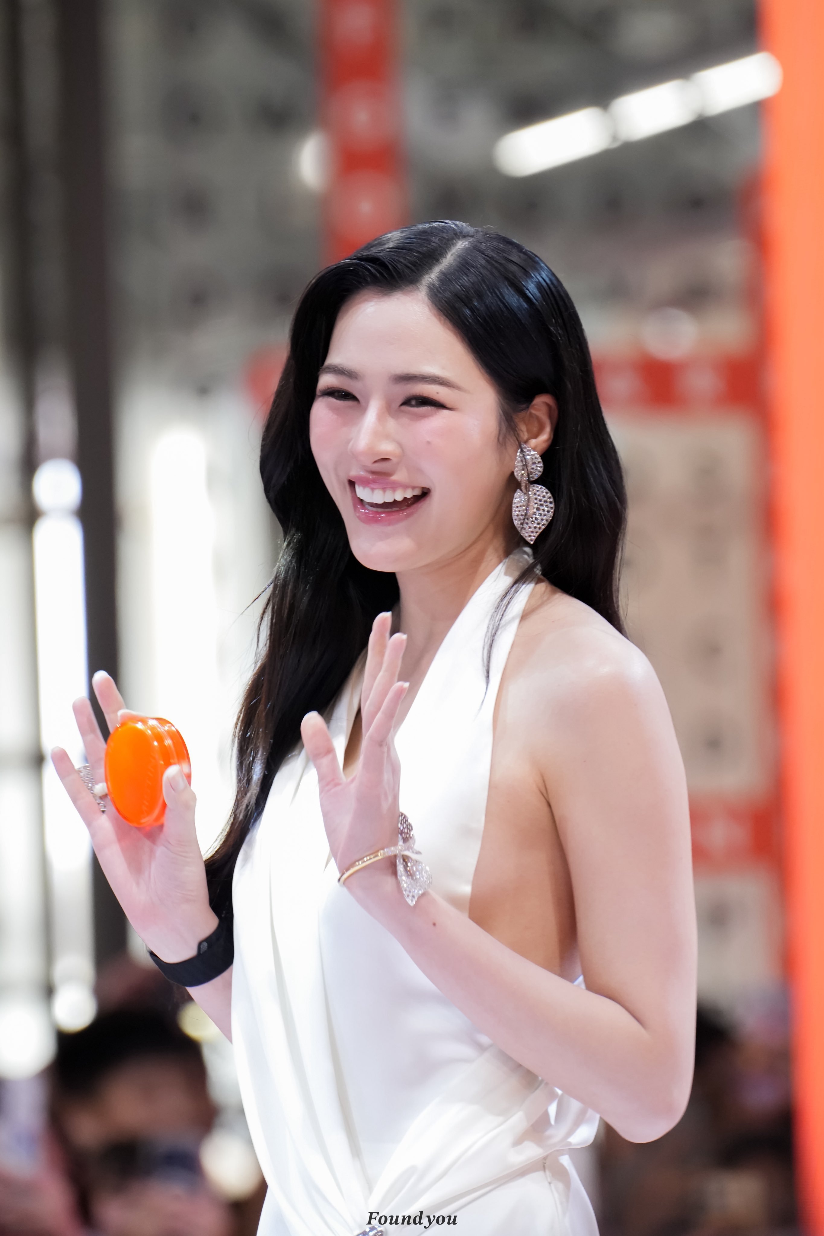 大波浪Mommy持续散发魅力 