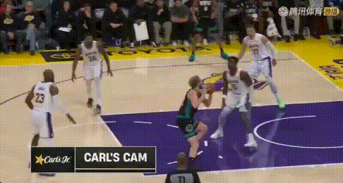 兰代尔竟打爆了湖人内线？
上半场灰熊各种篮板（29：18）、打内线（34:20）