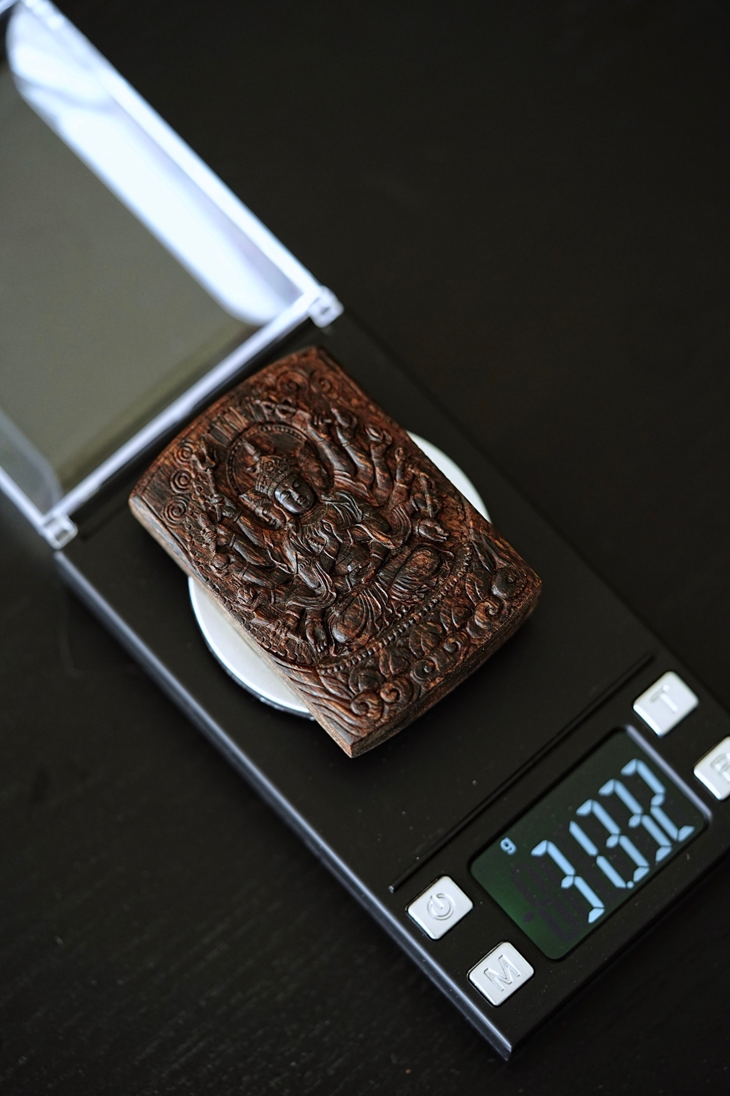 文莱黑棋老料 沉水“千手观音”牌正区文莱老料，雕刻属相“子鼠”的守护神“千手观音