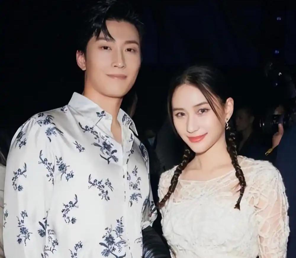 窦骁婚姻状况：
窦骁，1988年12月15日生于陕西西安，加拿大籍华裔演员，毕业