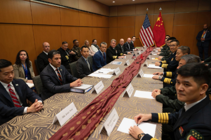 难怪赫格赛斯会见中方代表时一脸沮丧，原来前一天美澳新菲军演威慑行动失败，中方来了