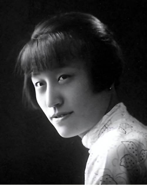 1971年，84岁的蒋介石收到了前妻陈洁如的遗书，书信中寥寥数语，道尽了这个女人