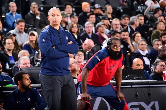 六连胜！泰伦卢终于可以放声喊出五个字“快船还没崩！”

快船以目前最长的六连胜从