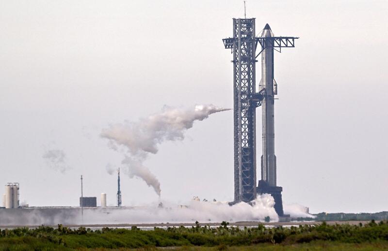 马斯克“星舰”第三次试飞成功：人类移民火星计划迈出关键一步，太空竞赛白热化

2